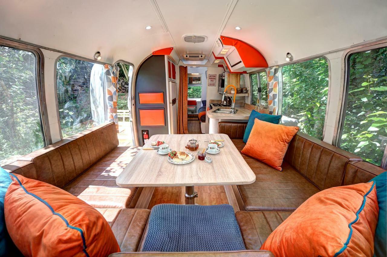 Glamping 1970 American Airstream Motorhome Ponsanooth Exterior photo