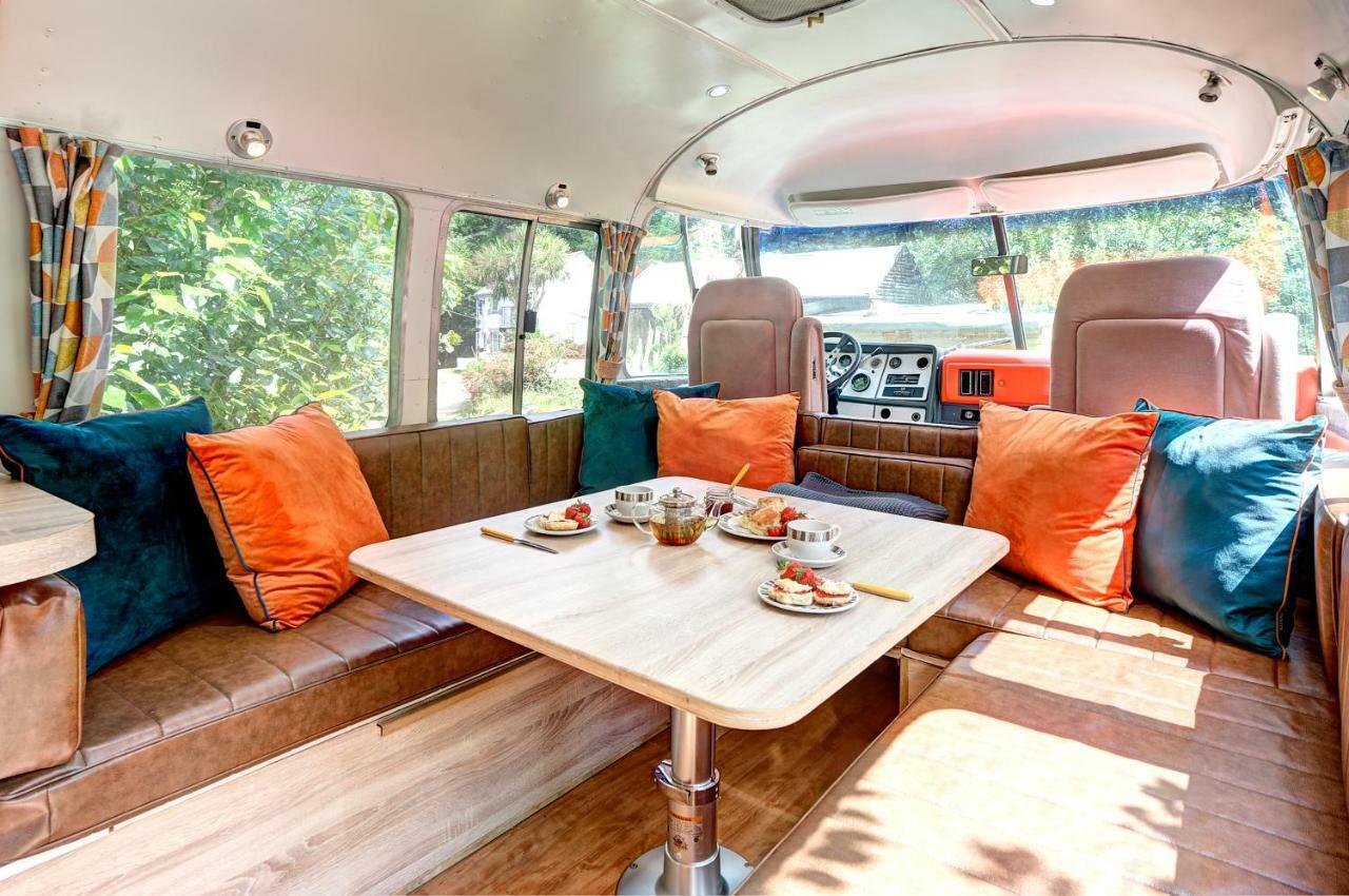 Glamping 1970 American Airstream Motorhome Ponsanooth Exterior photo