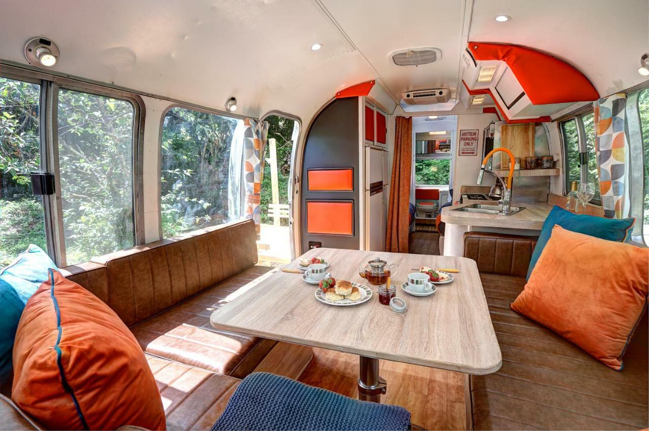 Glamping 1970 American Airstream Motorhome Ponsanooth Exterior photo